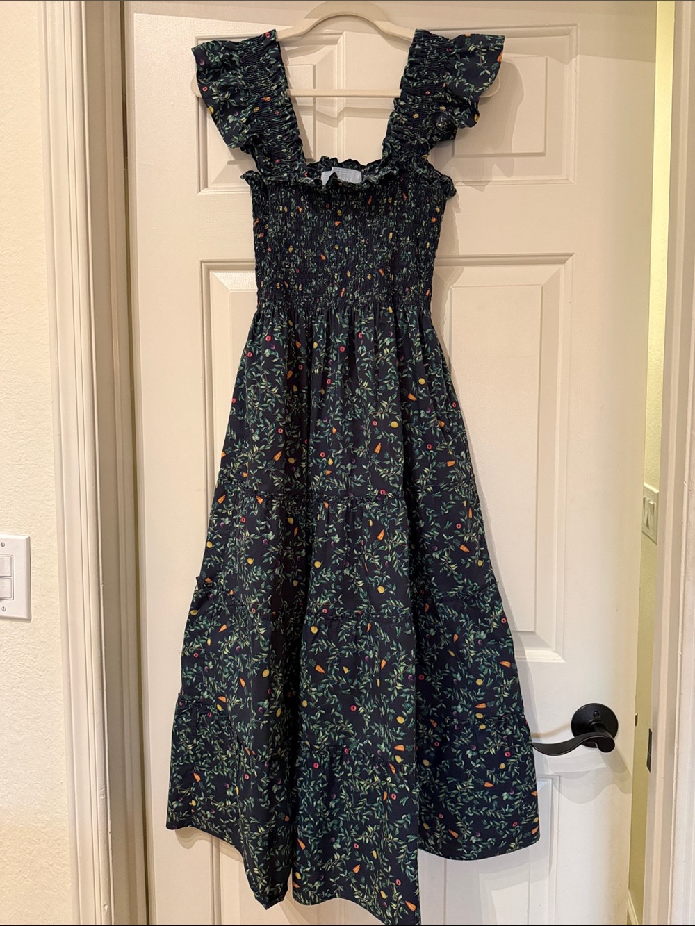 Women’s Dresses - Picture 2 of 7